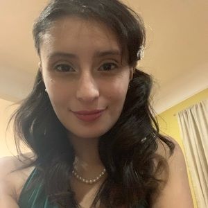 Meet your Posher, Alejandra
